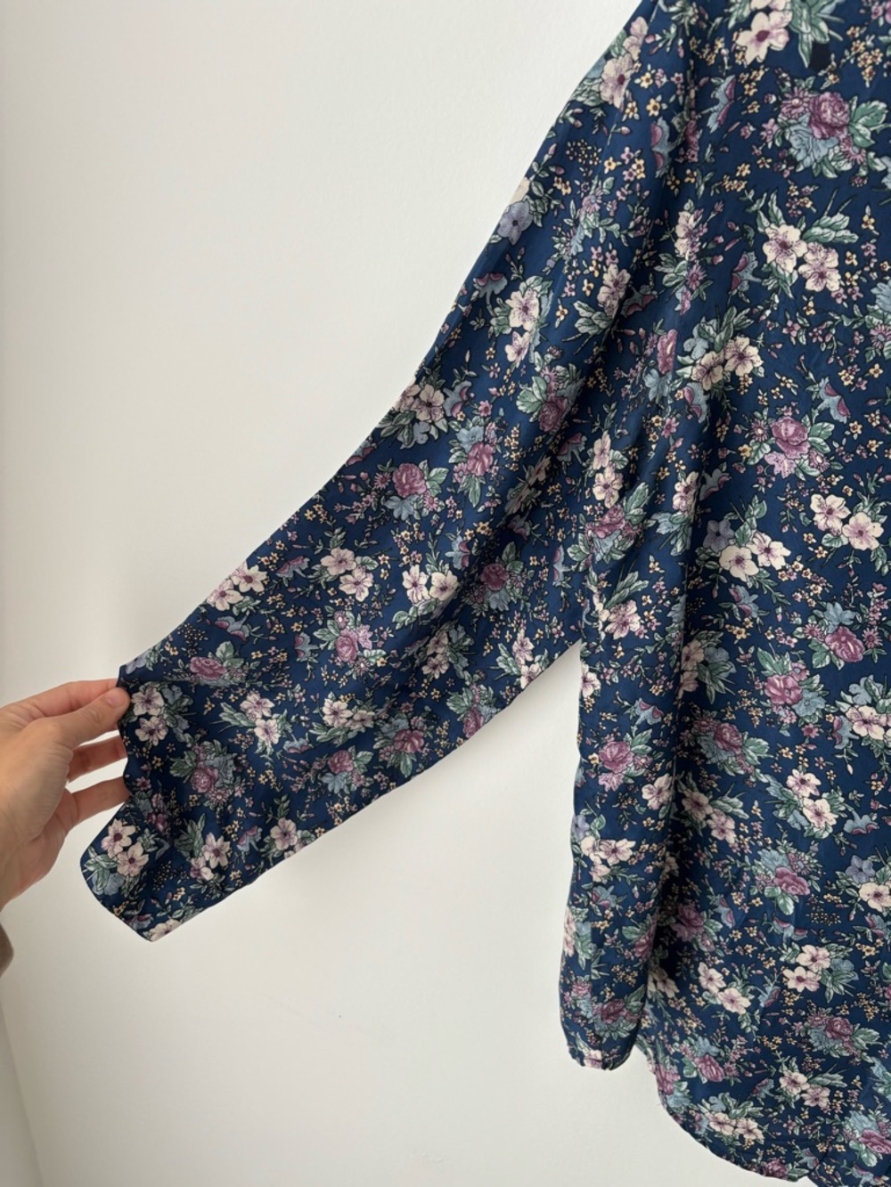 Vintage 100% Silk Floral Blouse Cottagecore Romantic Button Down  Navy - Picture 6 of 10